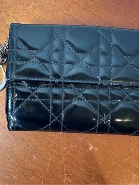 Christian Dior Patent Cannage
compact Black wallet